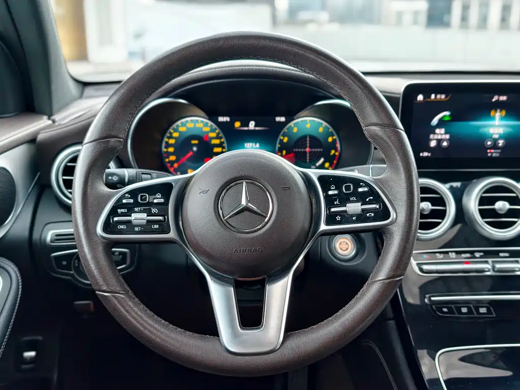 Mercedes-Benz GLC 2021 — фото 13