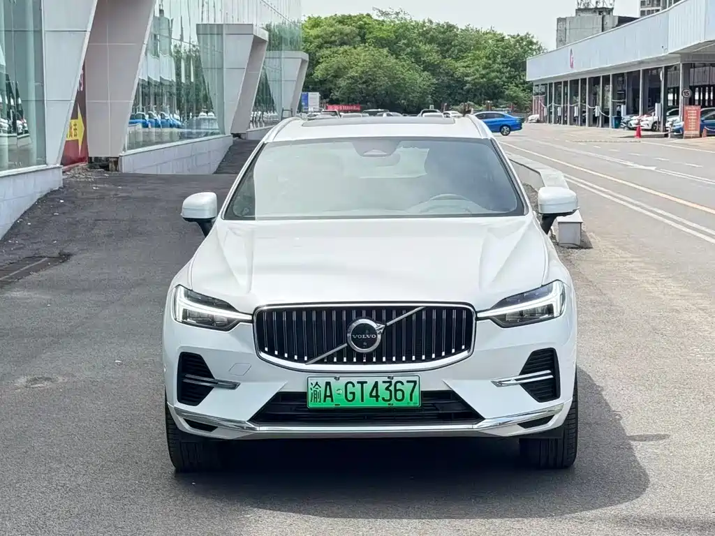 Volvo XC60 Plug-In Hybrid 2025 — фото 2