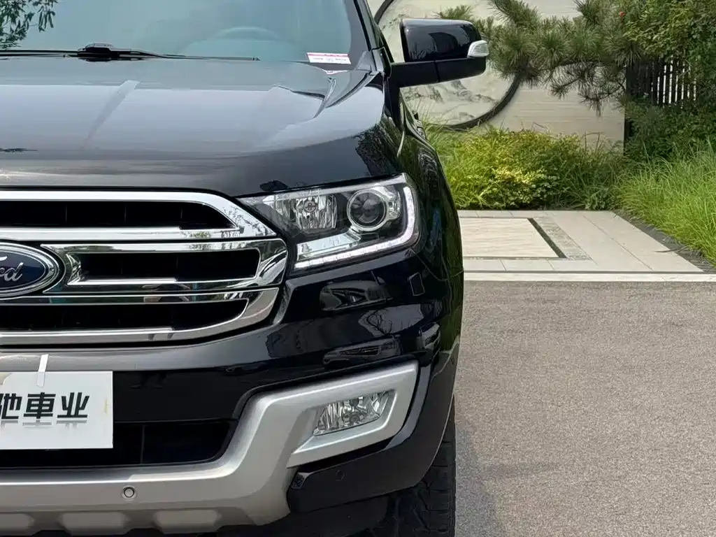 Ford Everest 2018 — фото 3