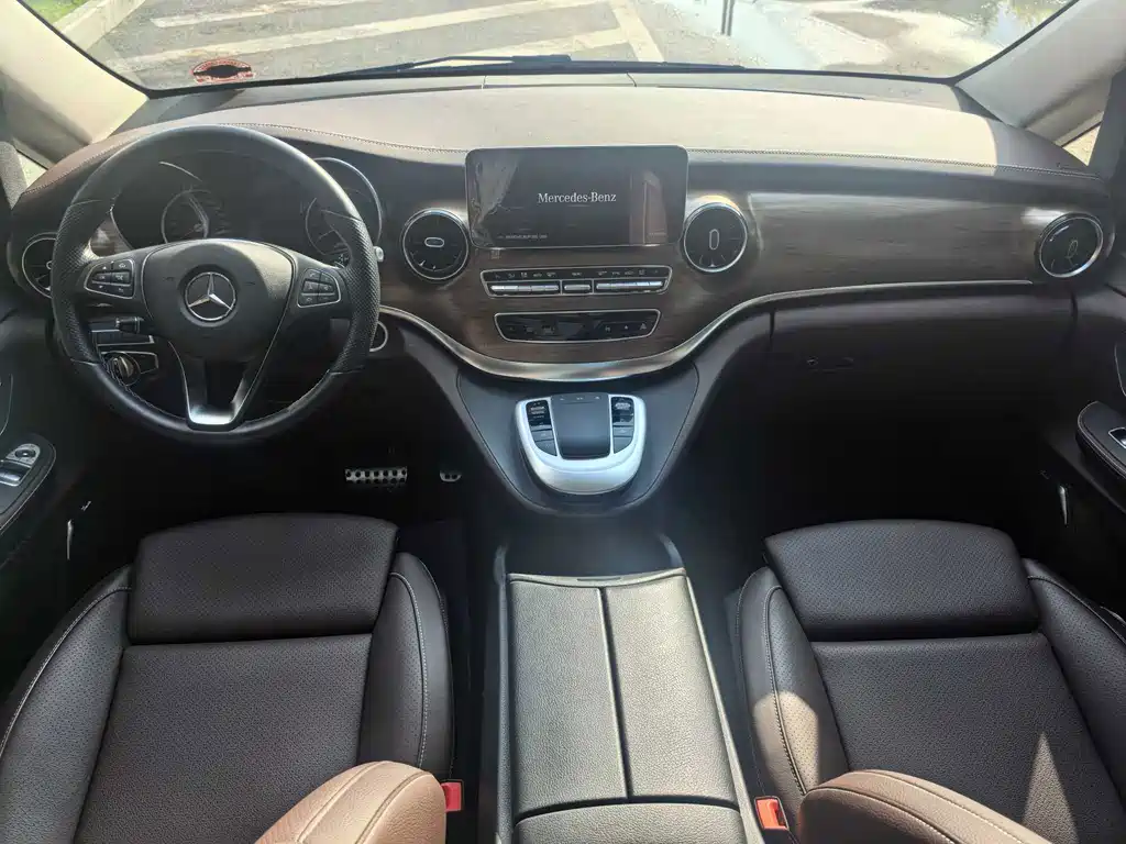 Mercedes-Benz V-Class 2023 — фото 7