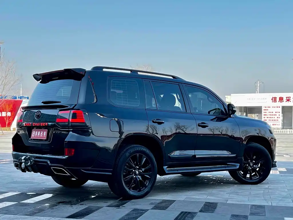 Toyota Land Cruiser 2020 — фото 12