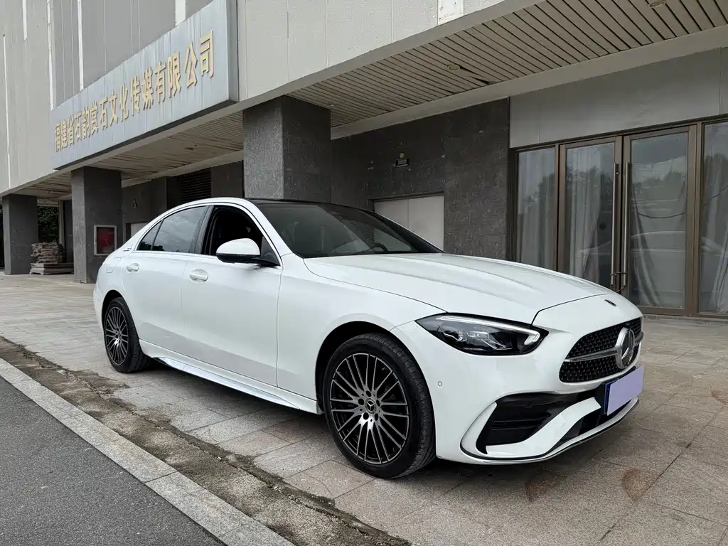 Mercedes-Benz C-Class 2024