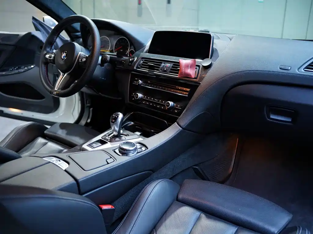 BMW M6 2015 — фото 34