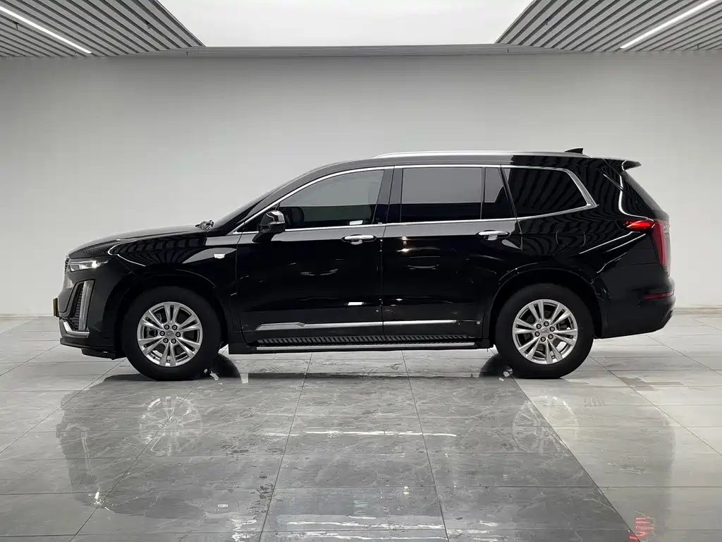 Cadillac XT6 2023 — фото 7