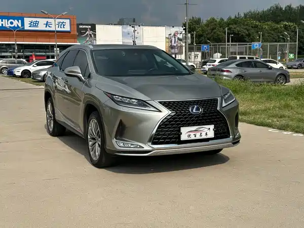 Lexus RX 2021