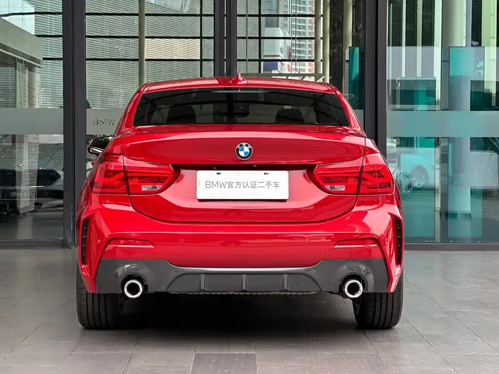 BMW 1 Series 2019 — фото 16
