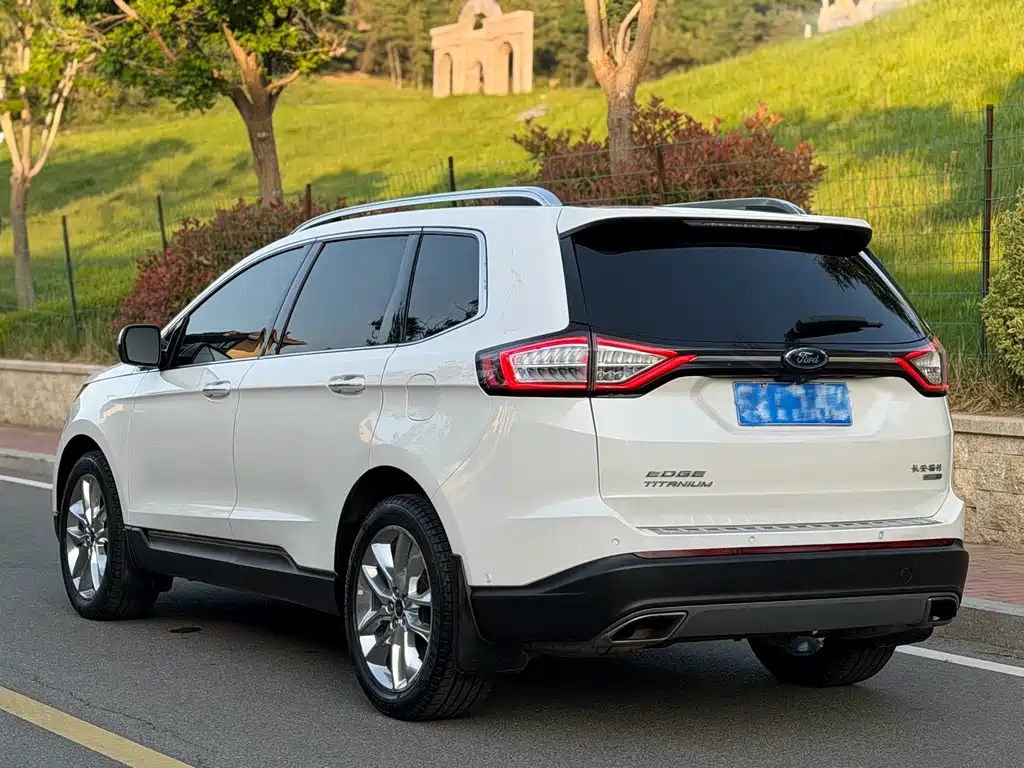 Ford Edge 2017 — фото 4