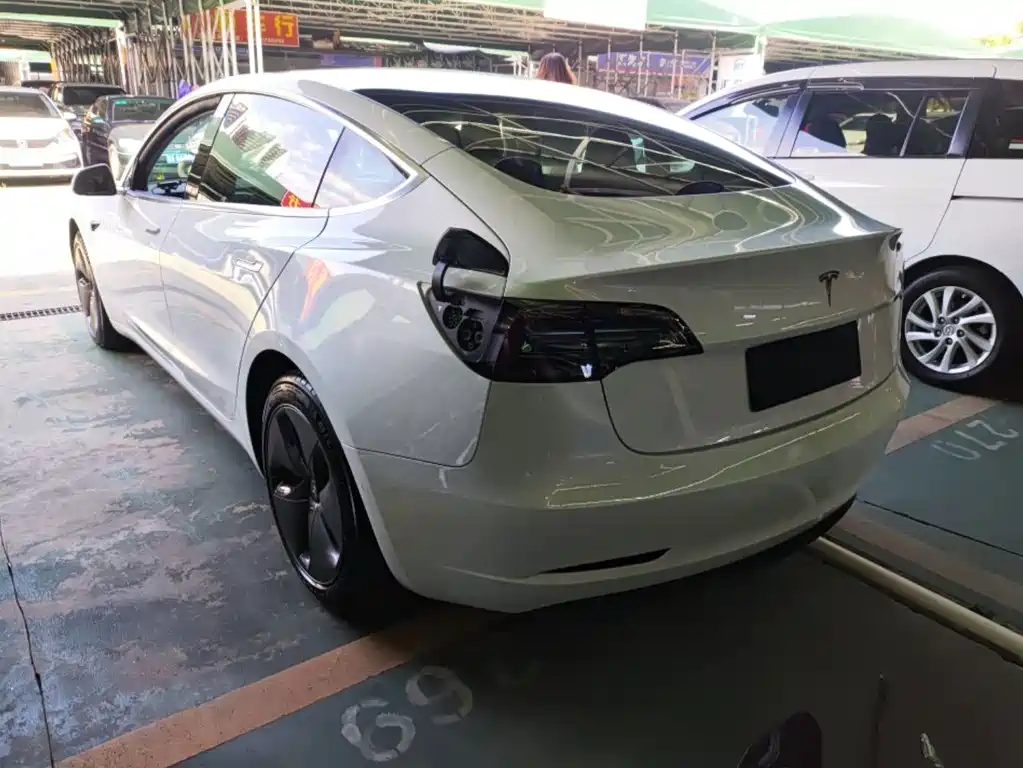 Tesla Model 3 2019 — фото 10