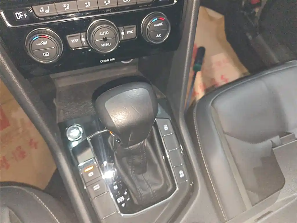 Volkswagen Tiguan L 2018 — фото 14