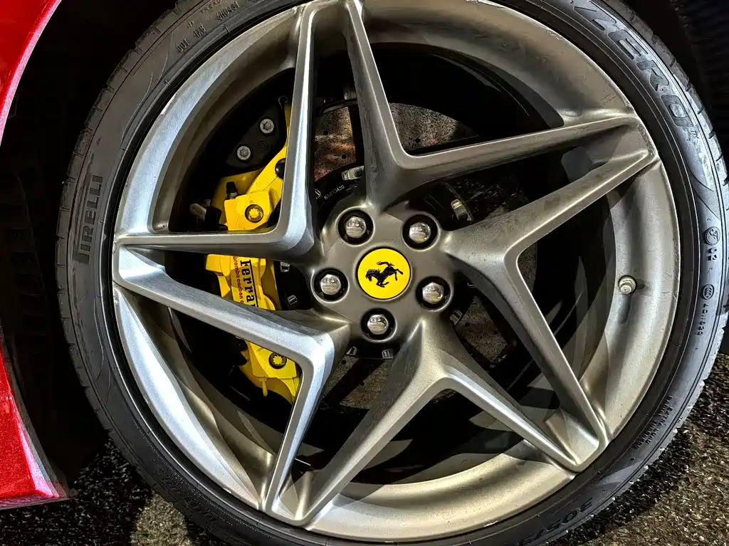 Ferrari F8 2022 — фото 11