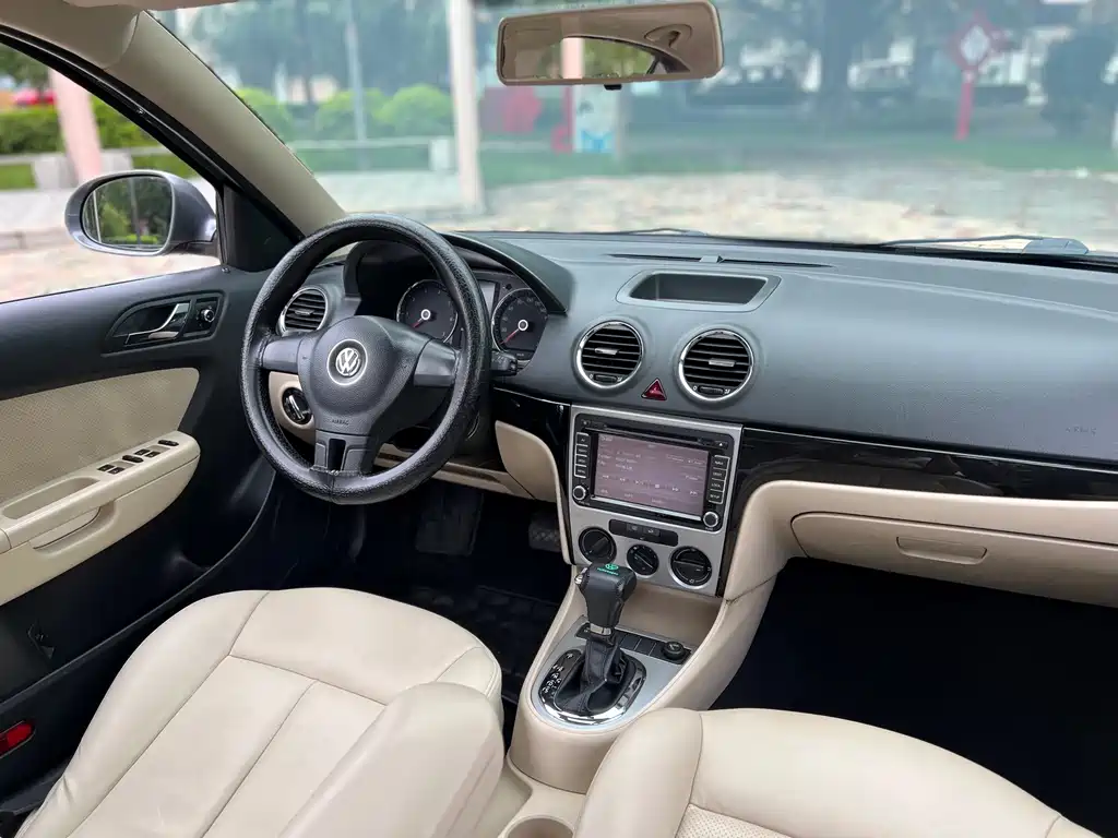 Volkswagen Lavida 2012