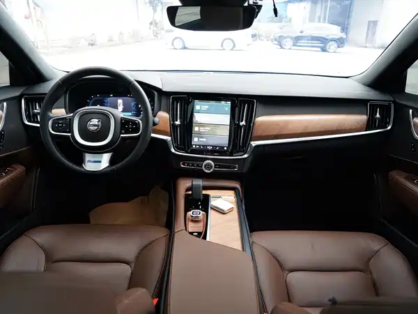 Volvo S90 2023