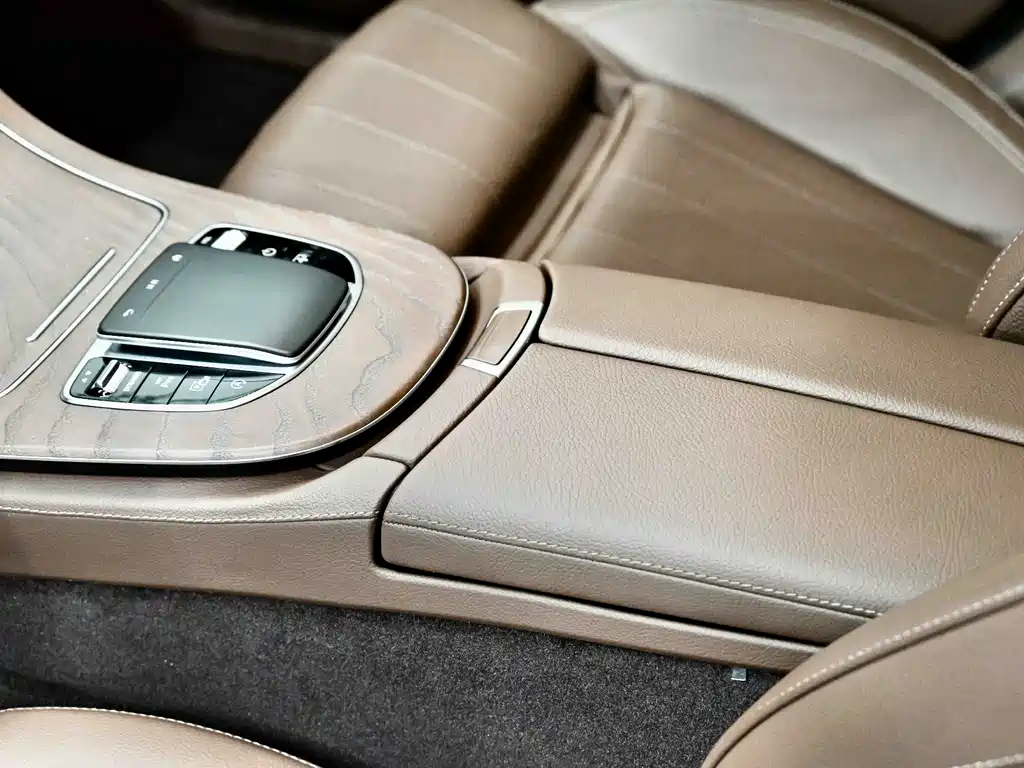 Mercedes-Benz E-Class 2022 — фото 28