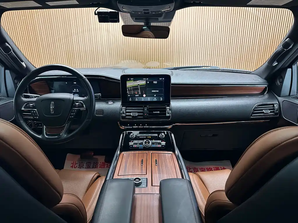 Lincoln Navigator 2019 — фото 10