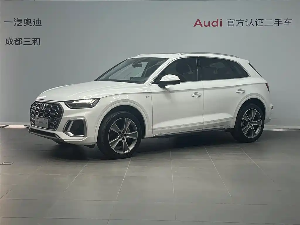 Audi Q5L 2022 — фото 1