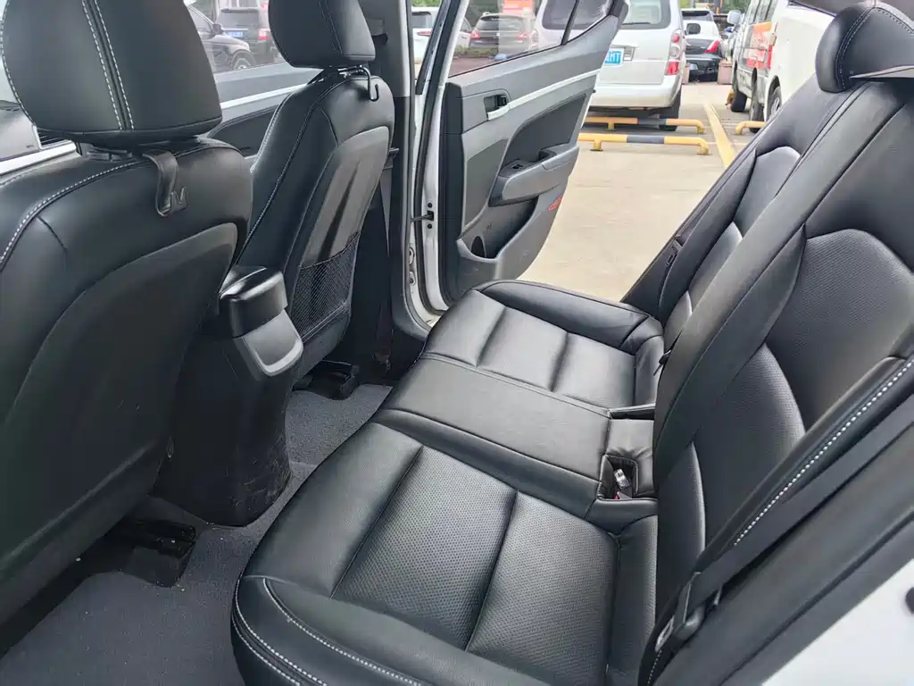Hyundai Elantra 2018