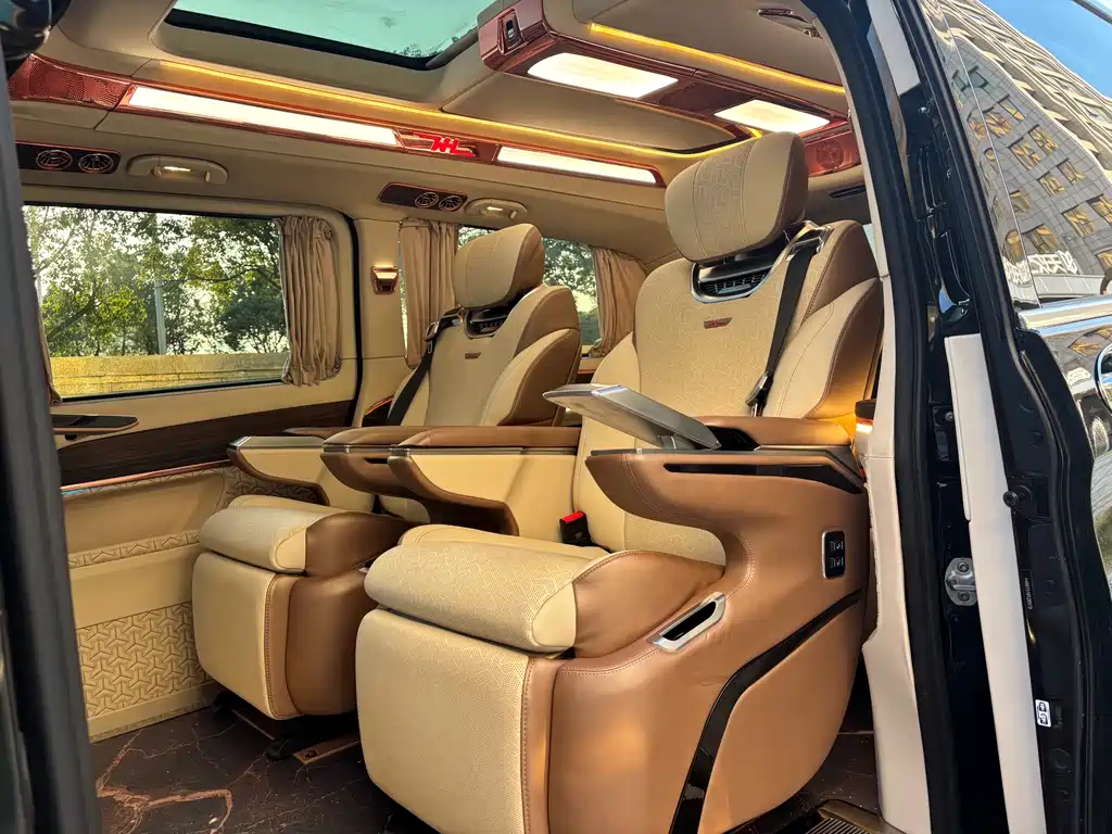 Mercedes-Benz V-Class 2021 — фото 10
