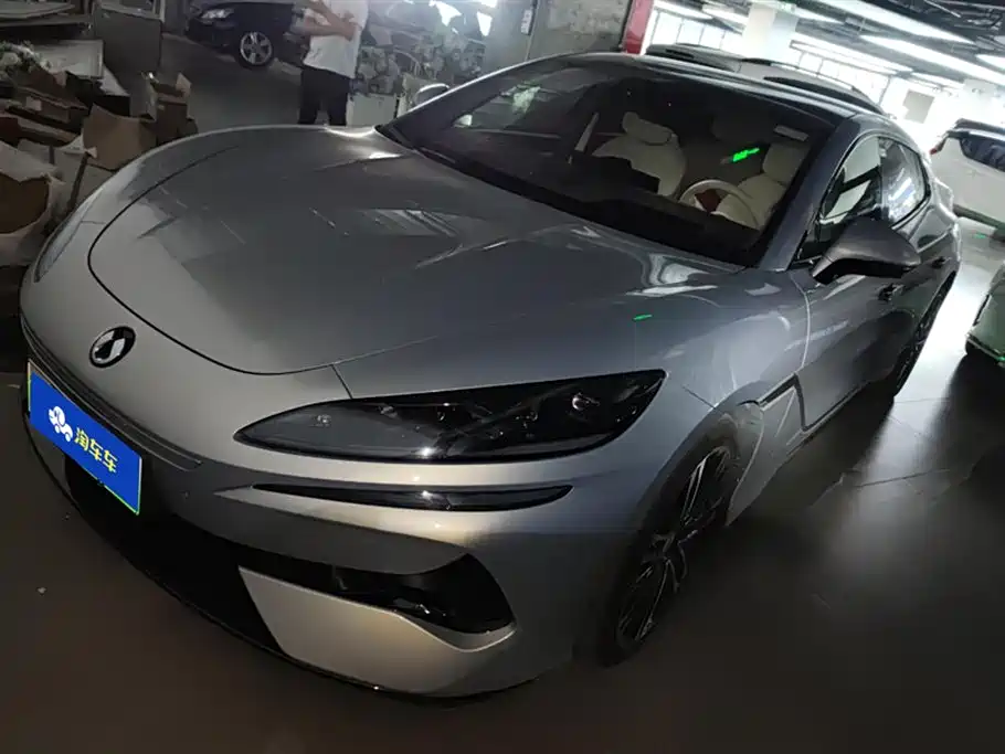Denza Z9GT 2024