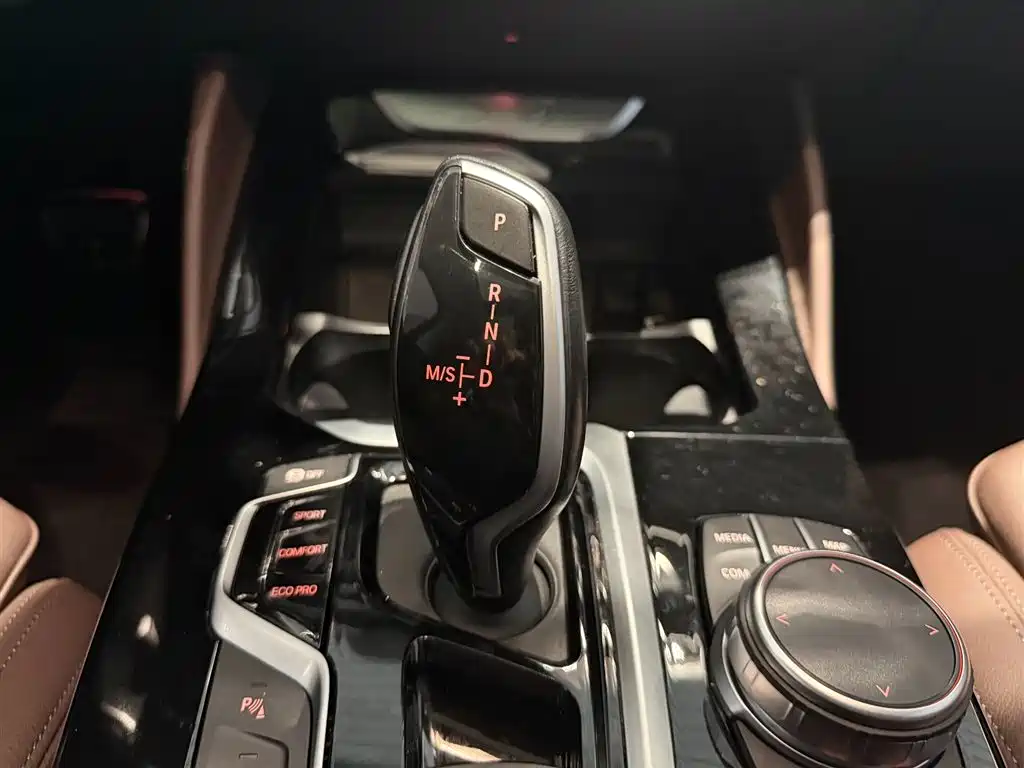 BMW X4 2021 — фото 11