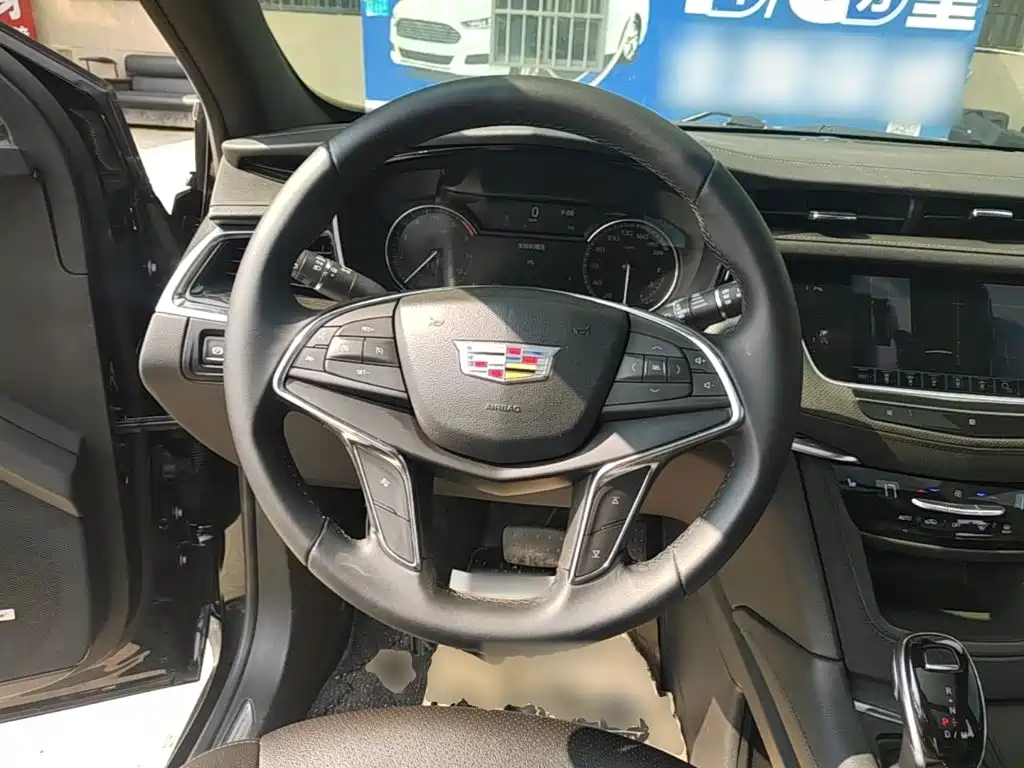 Cadillac XT5 2020 — фото 11