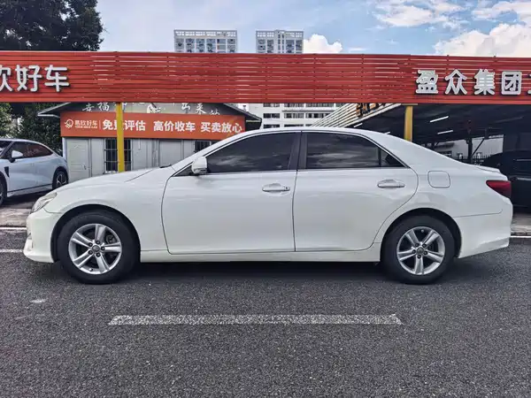 Toyota Reiz 2016