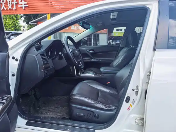 Toyota Reiz 2016