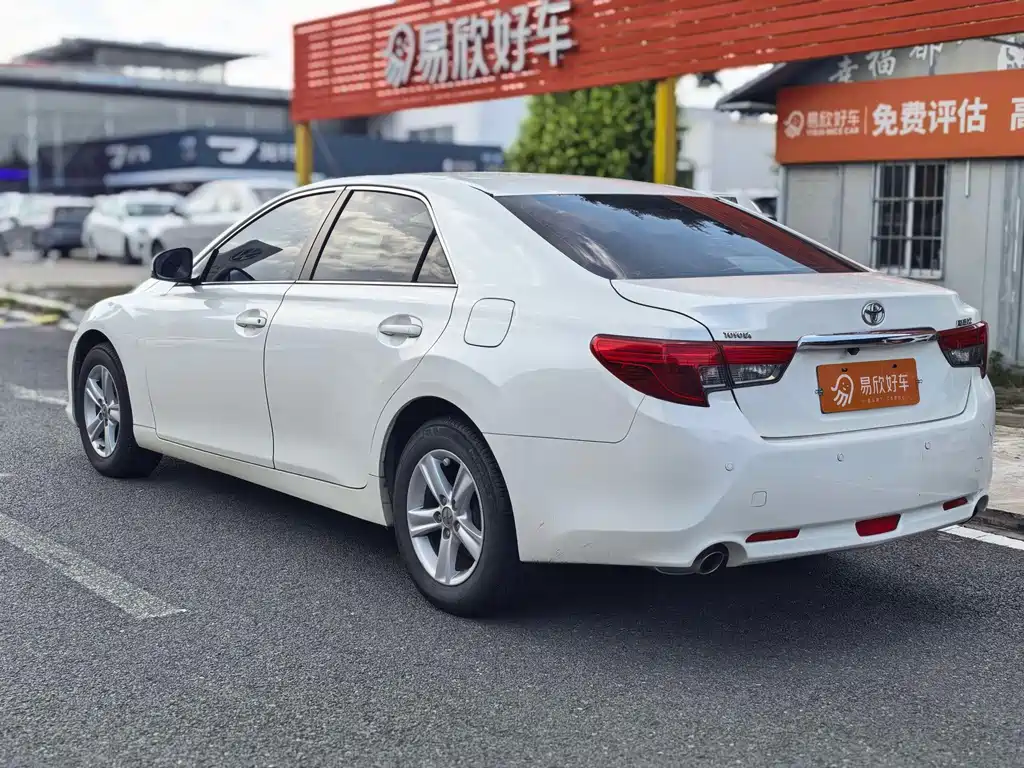 Toyota Reiz 2016 — фото 9