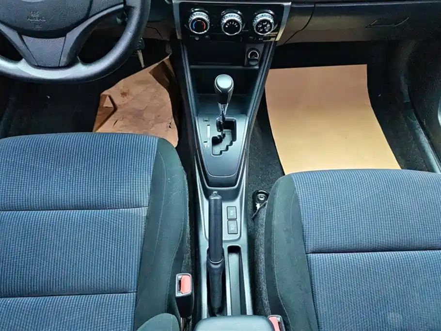 Toyota Yaris L 2017 — фото 16