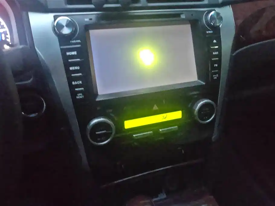 Toyota Camry 2014 — фото 13