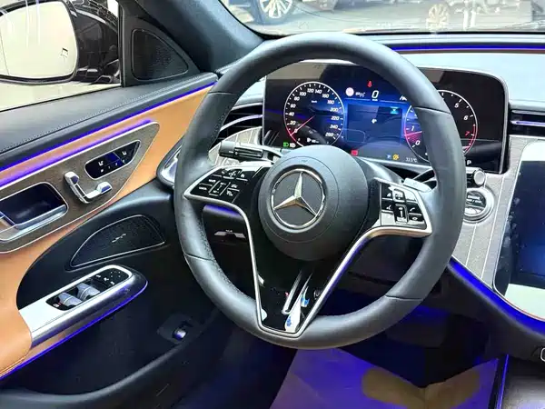 Mercedes-Benz E-Class 2024