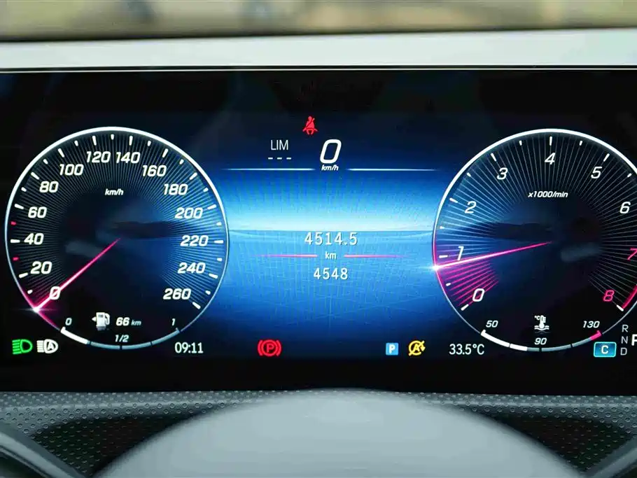 Mercedes-Benz CLA 2025 — фото 8