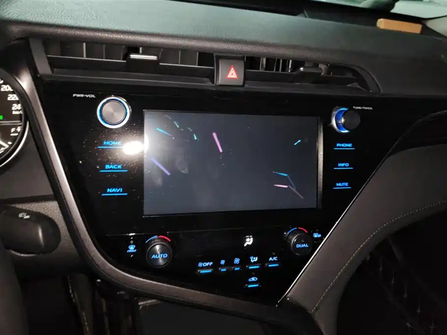 Toyota Camry 2020 — фото 13