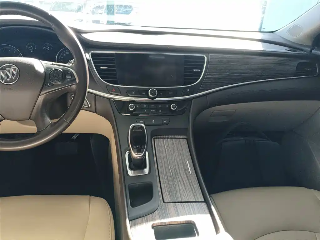 Buick LaCrosse 2017 — фото 10