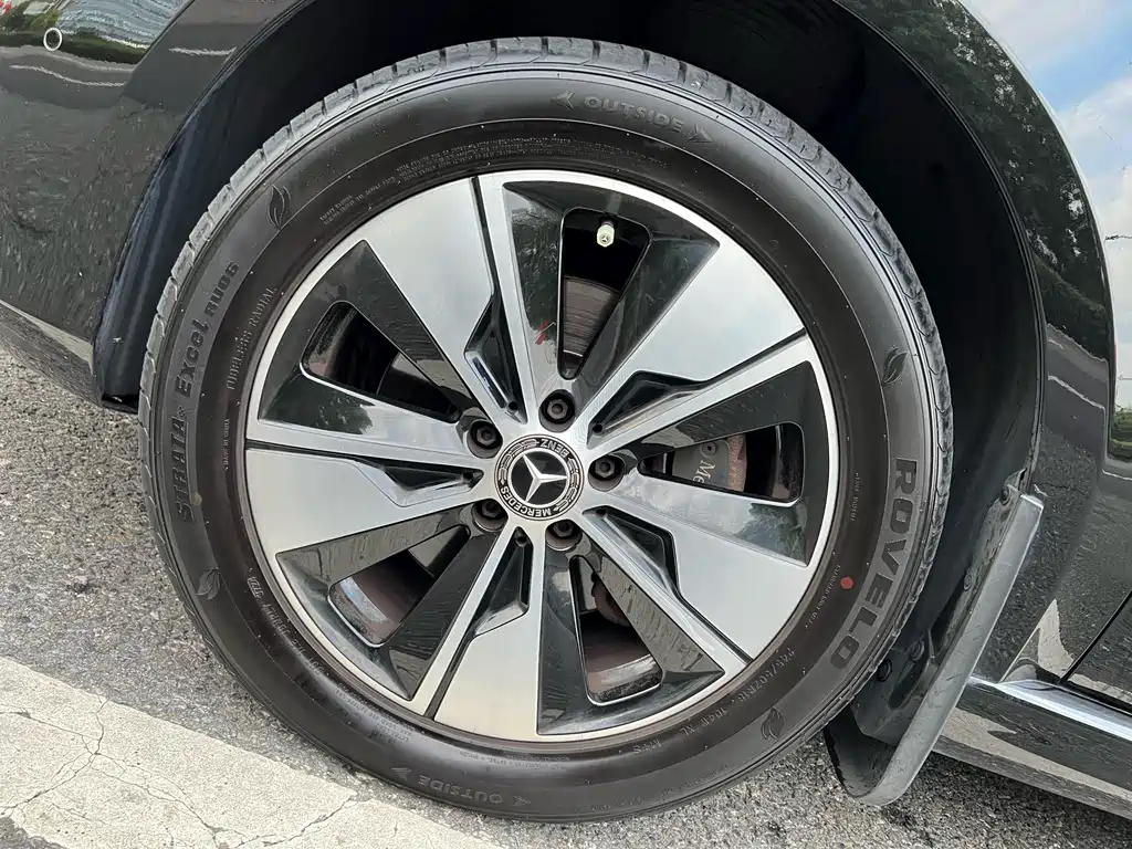 Mercedes-Benz V-Class 2023 — фото 11