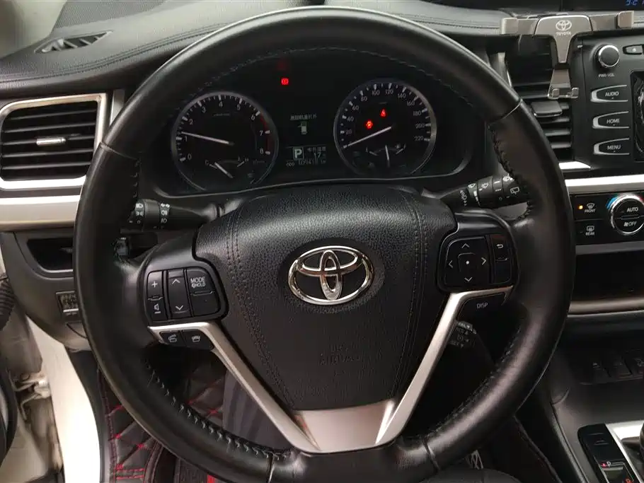 Toyota Highlander 2017 — фото 15