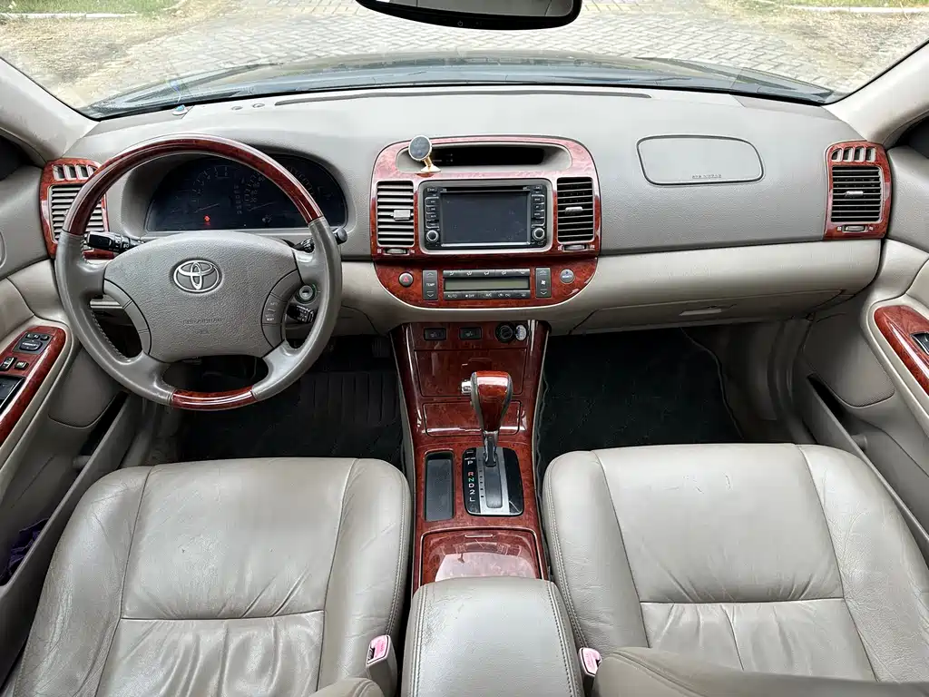 Toyota Camry 2005 — фото 13