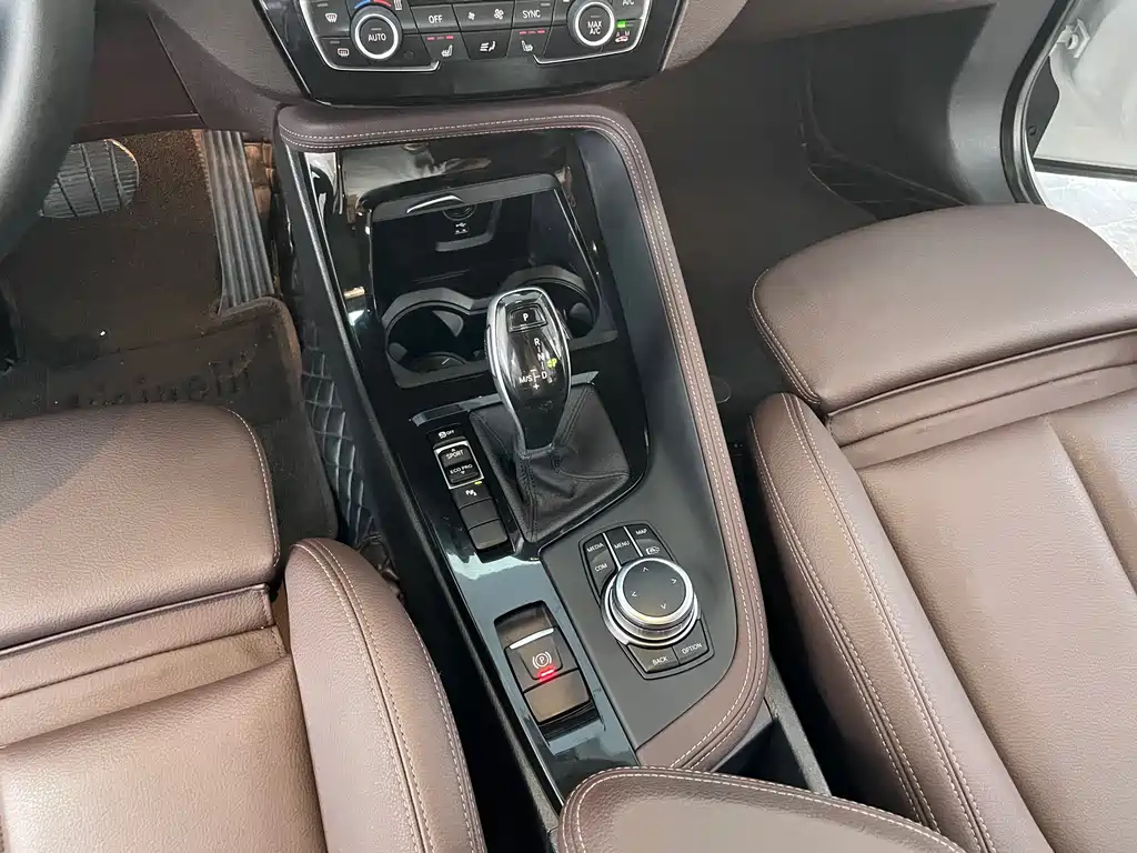 BMW X1 2022 — фото 12