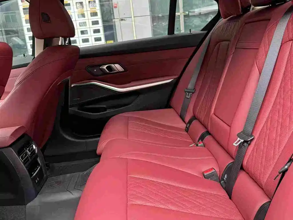BMW 3 Series 2023 — фото 10