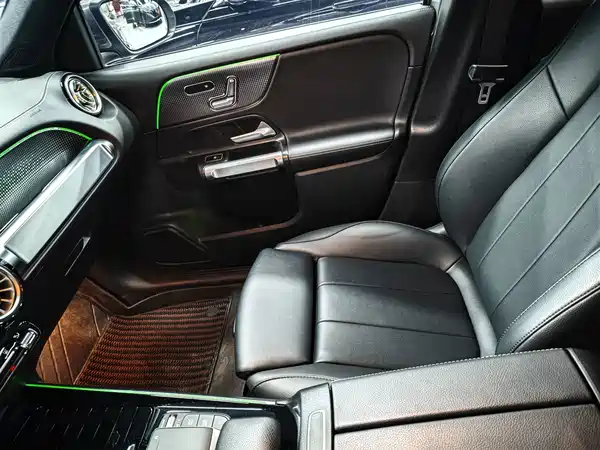 Mercedes-Benz EQB 2023
