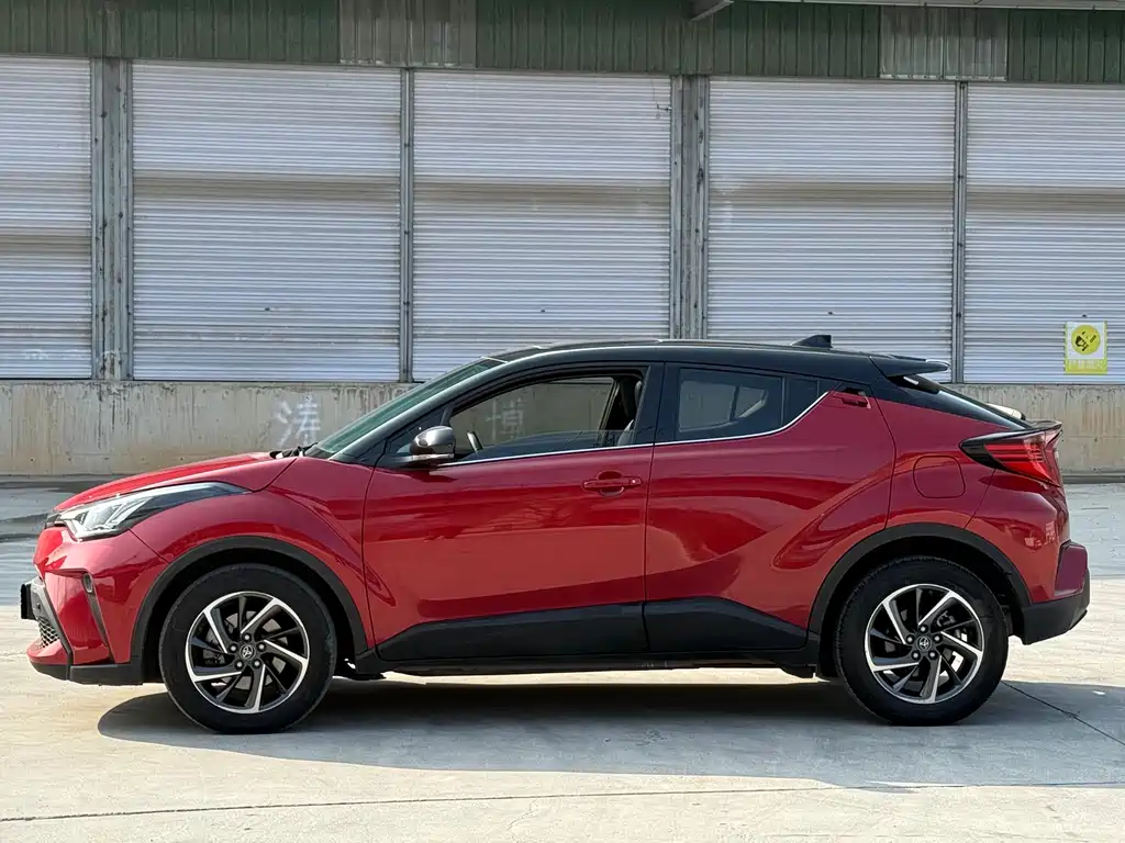 Toyota C-HR 2022 — фото 4