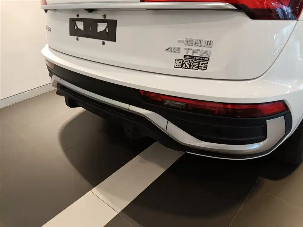Audi Q5L Sportback 2021 — фото 13