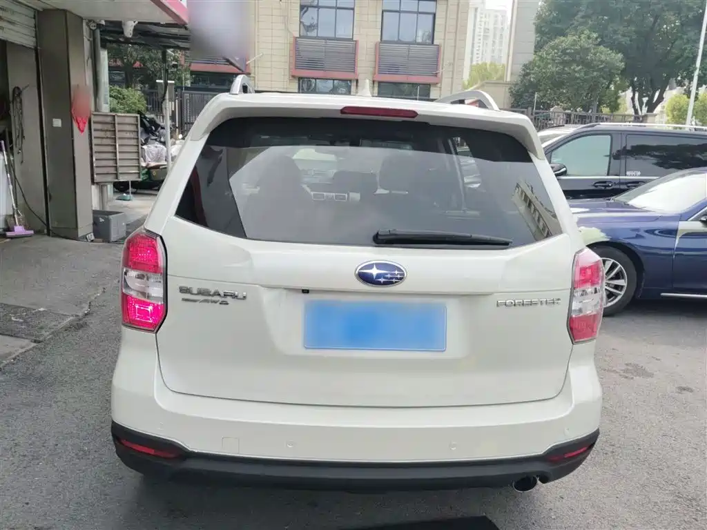 Subaru Forester 2015 — фото 4