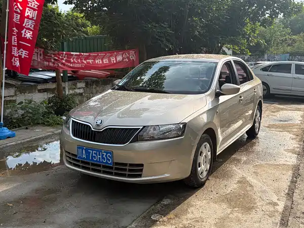 Skoda Rapid 2013