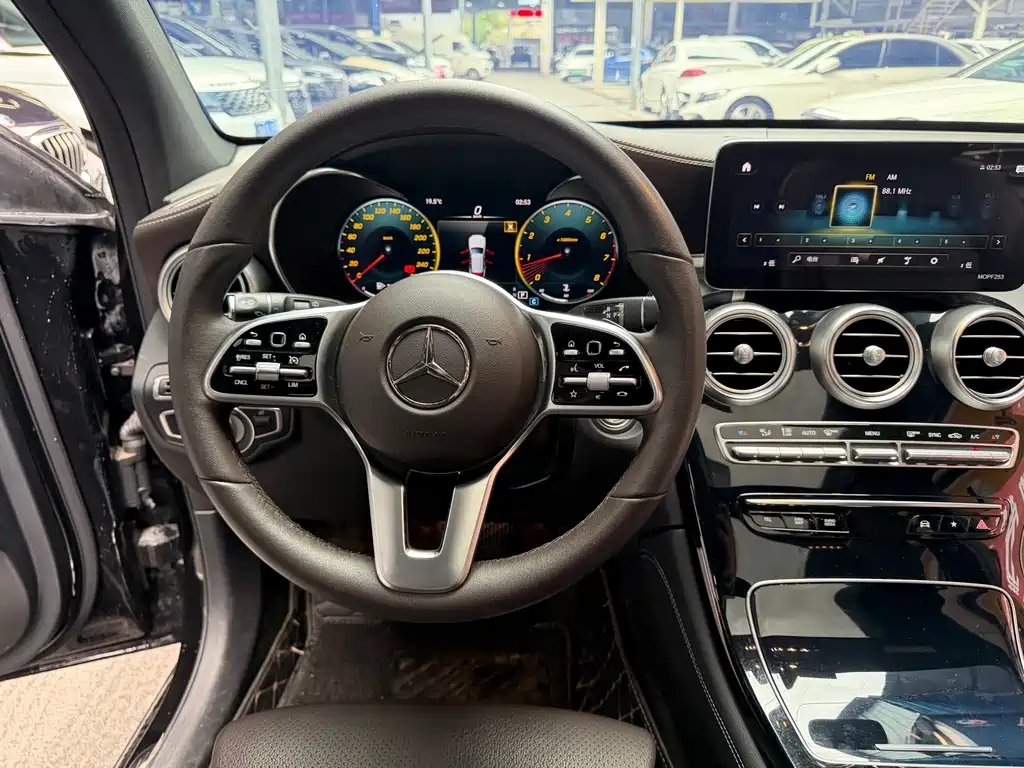 Mercedes-Benz GLC 2021 — фото 15