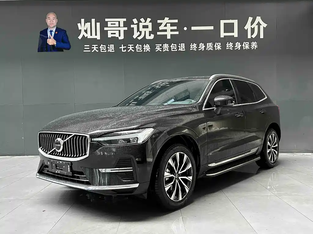 Volvo XC60 2023 — фото 1