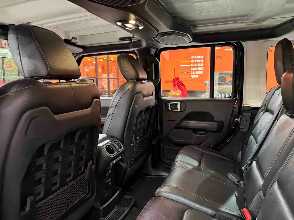 Jeep Wrangler 2024 — фото 16