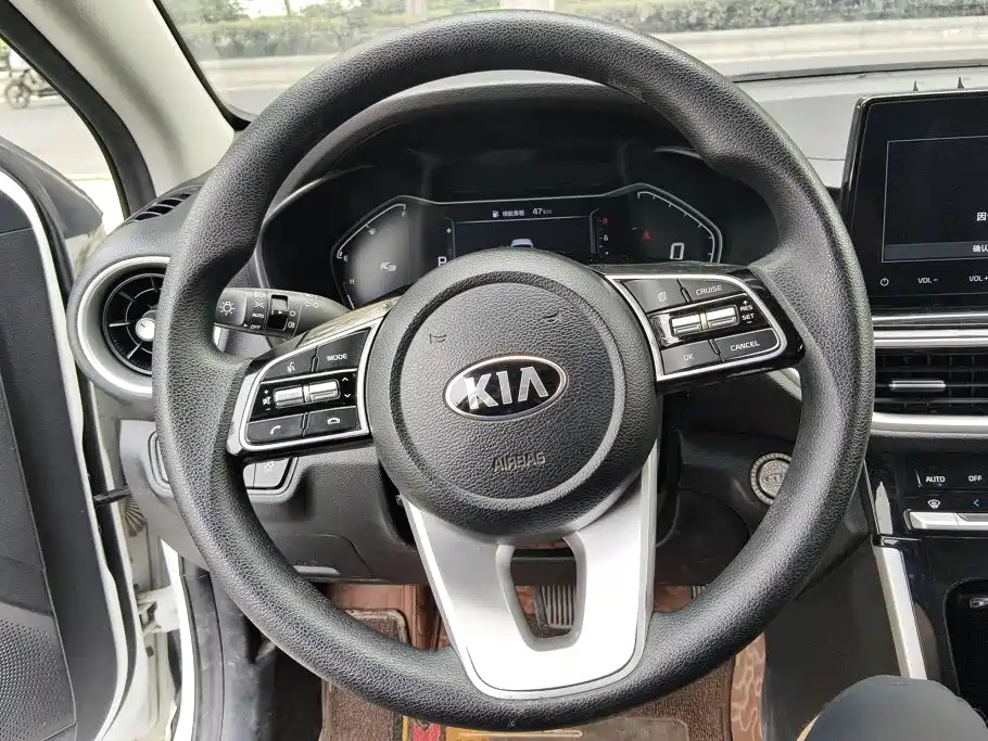 Kia K3 2021 — фото 15