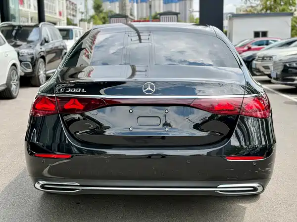 Mercedes-Benz E-Class 2024