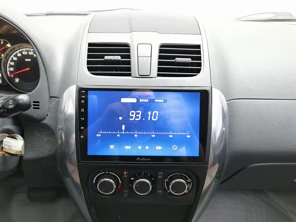 Suzuki SX4 2014 — фото 12