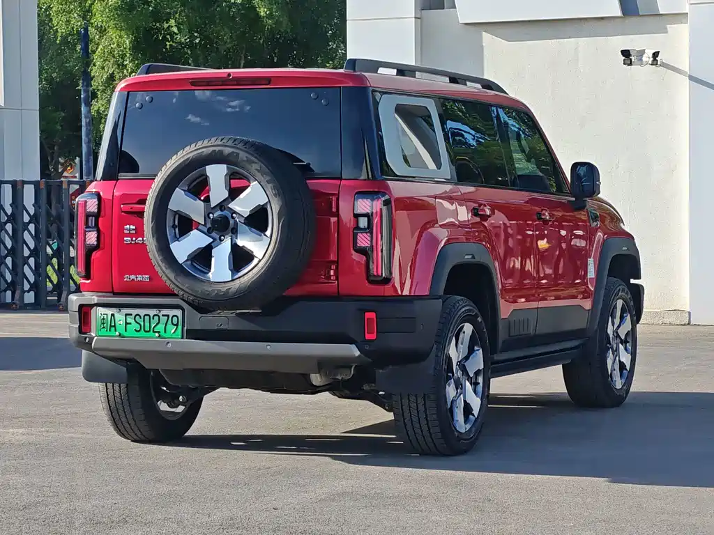 BAIC BJ40 Extended Range 2025 — фото 10